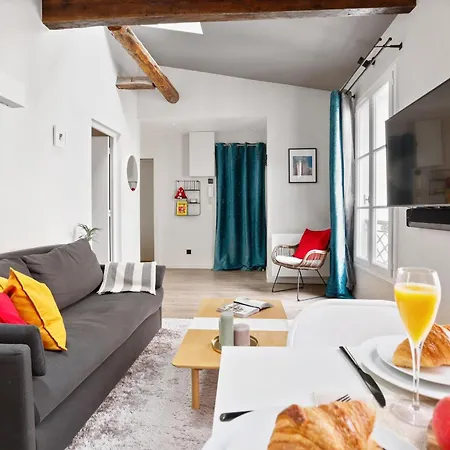 Eiffel Tower & Champ De Mars - 1br - Vacation Apartment