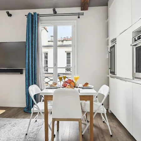 Apartment Eiffel Tower & Champ De Mars - 1br - Vacation Paris
